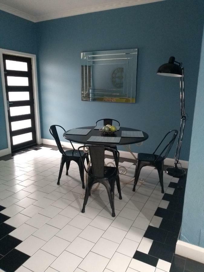 Kindred Studio Apartments Leeton ภายนอก รูปภาพ